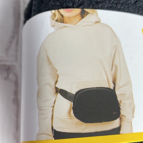 Lole Sherpa Belt Bag - Picture 3 of 5